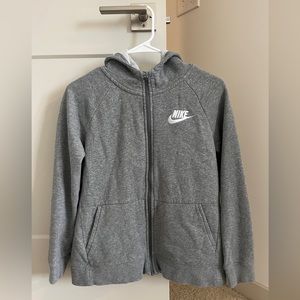 KIDS UNISEX NIKE ZIP UP HOODED JACKET
